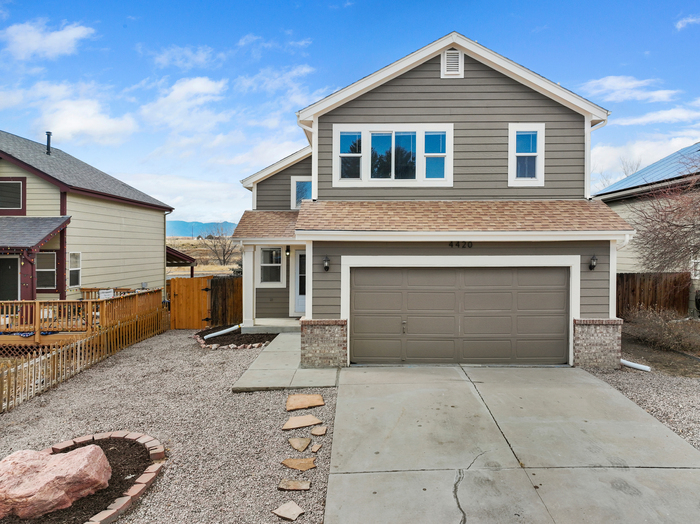 Foto principal - 4421 Bramble Ln, Colorado Springs, CO 8092...