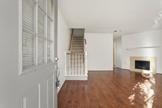 Foto del edificio - 2808 Grants Lake Blvd