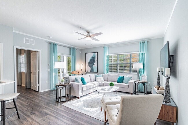 Interior Photo - THE PARQ AT CROSS CREEK