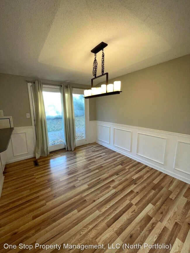Building Photo - 3 br, 2.5 bath House - 5801 N Woodland Avenue