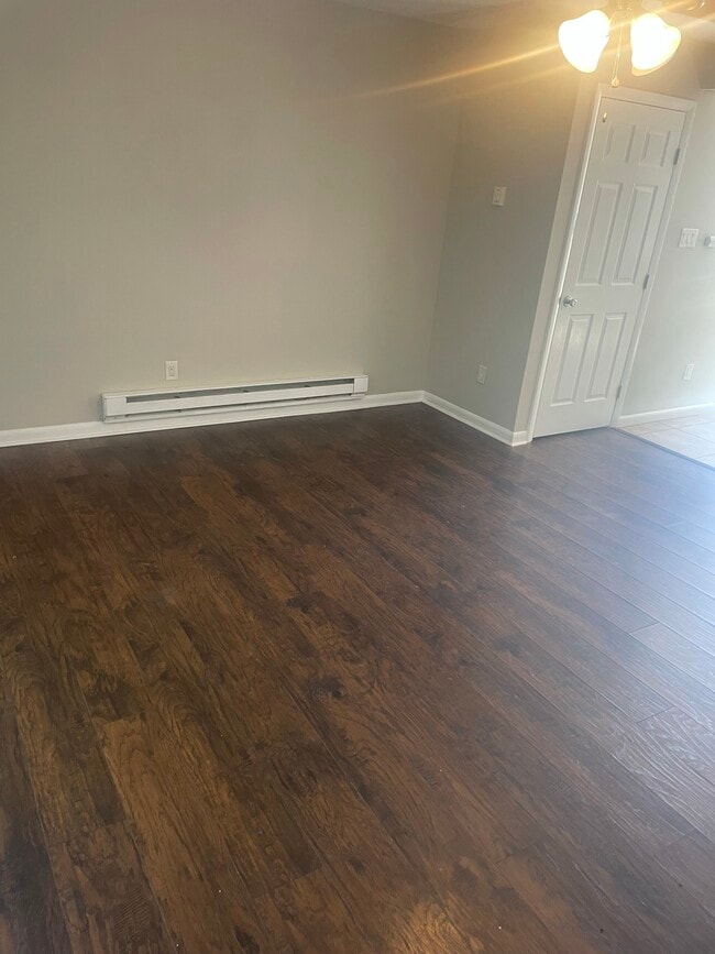 Building Photo - 700 Tara Dr