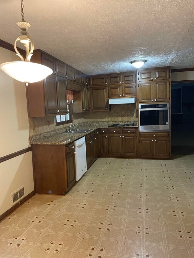 Building Photo - 1409 Old Pines Way
