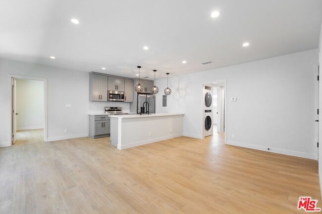 Foto del edificio - 3622 Keystone Av