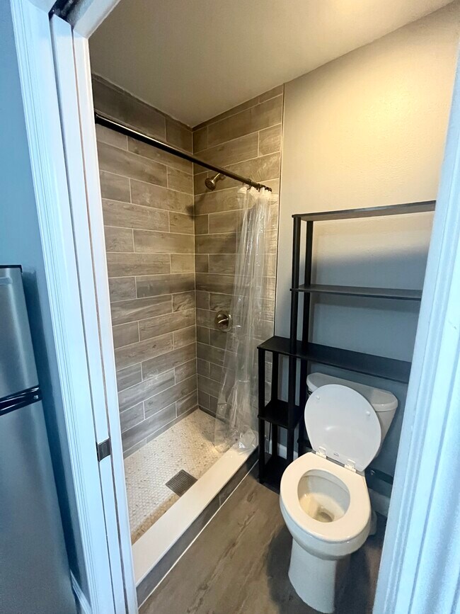 6600 N Dixon Ave Unit Studio efficiency, garage, Tampa, FL 33604 6600