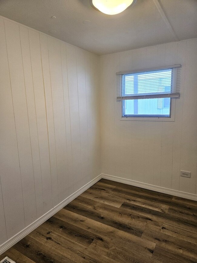 Building Photo - 2 BEDROOM HOUSE, WILL BE READY WEEK OF THE...