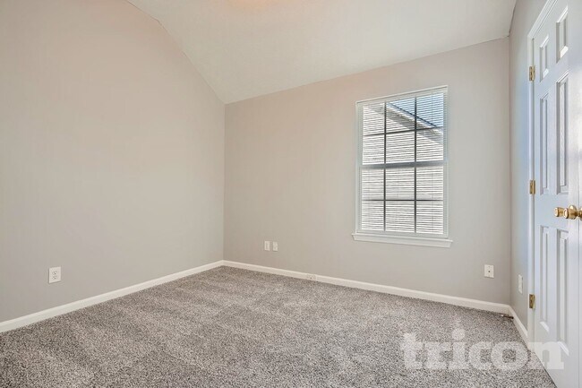 Foto del edificio - 3250 Diamond Blf