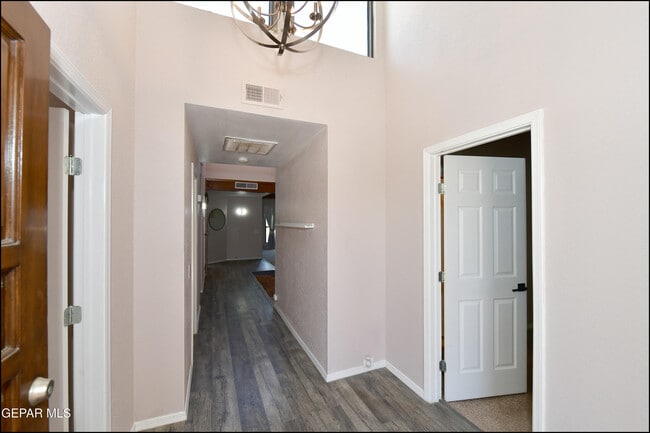 Foto del edificio - 3212 Canyon Point Ln