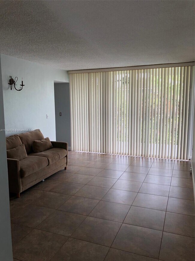 Foto del edificio - 2539 Bayshore Dr