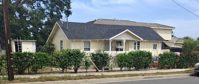 Foto del edificio - 714 S California St
