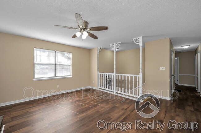 Foto del edificio - 3126 Sleepy Hollow Dr