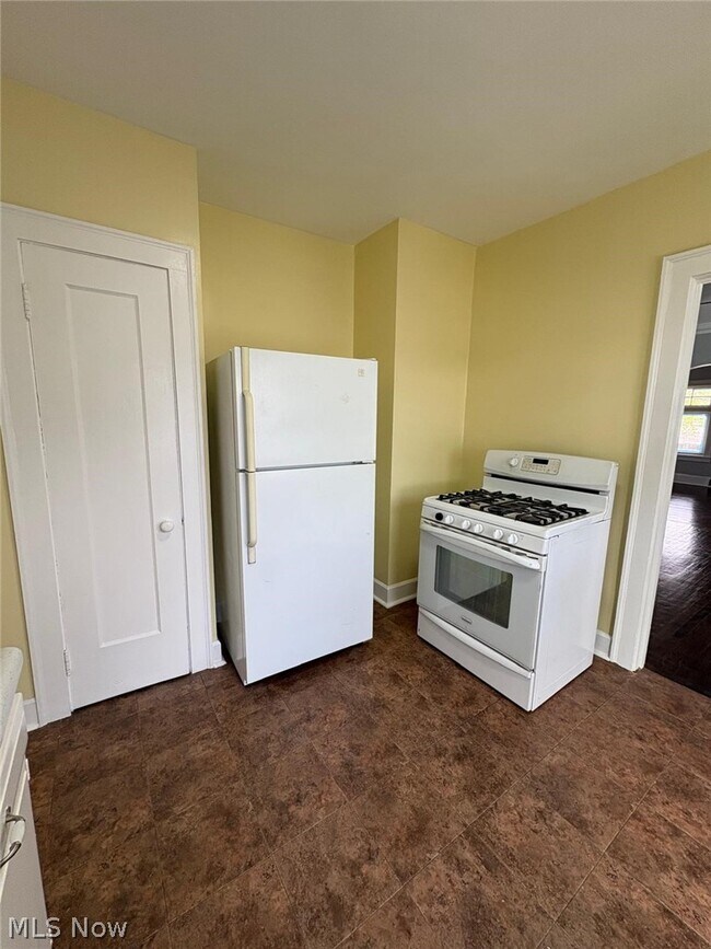 Foto del edificio - 3704 W 138th St