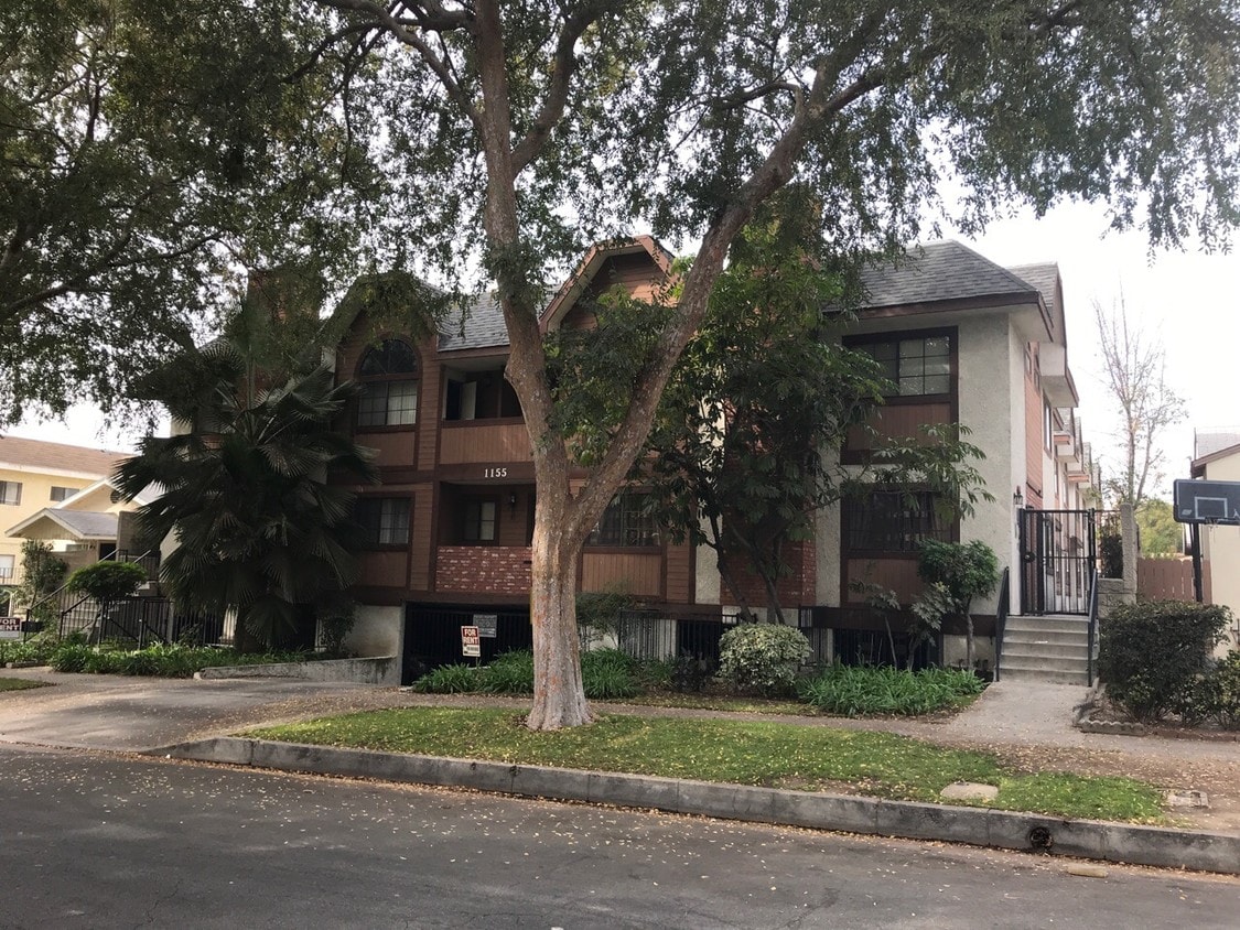 1155 Elm Ave, Glendale, CA 91201 Townhome Rentals in Glendale CA