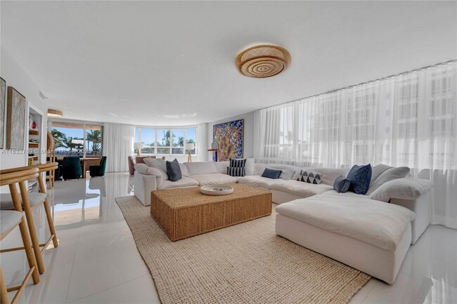 Building Photo - 10175 Collins Ave