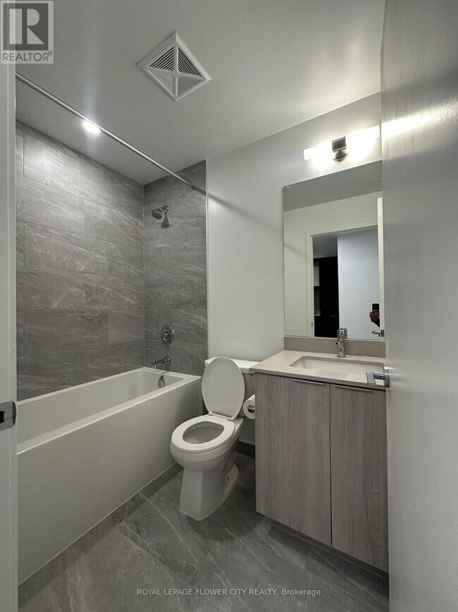 Building Photo - 395 Square One Dr