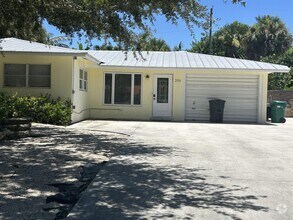 Building Photo - 396 Tequesta Dr