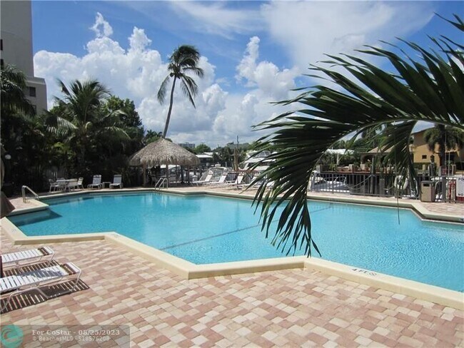 Building Photo - 1361 S Ocean Blvd