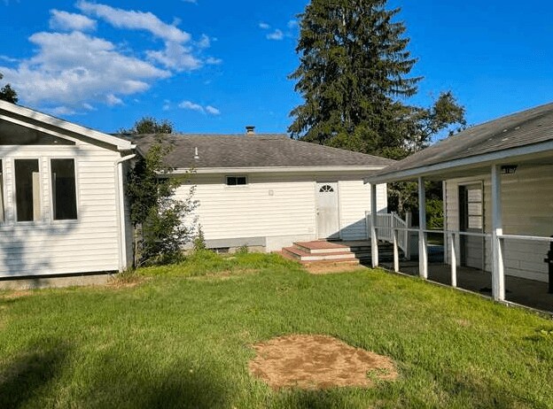 Building Photo - NOW AVAILABLE! - 385 Gansevoort Rd, Fort E...