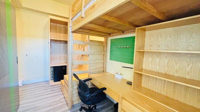 Foto del edificio - 4150 Hamilton Ave