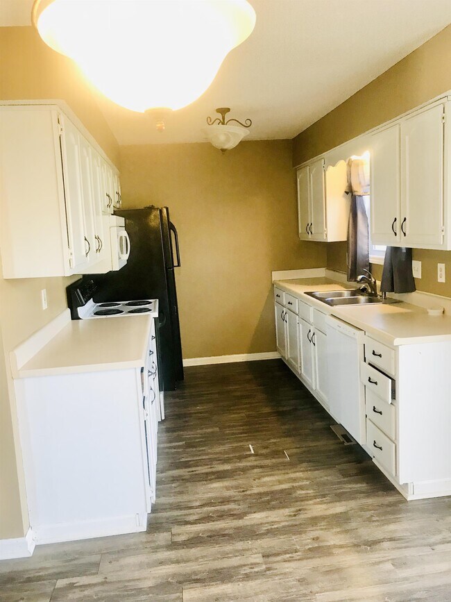 Foto del edificio - 3432 SE Walnut Dr