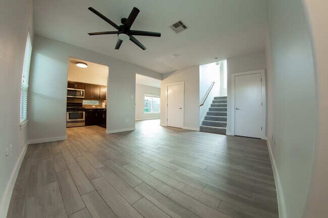 Photo - 1039 Hillstar St House