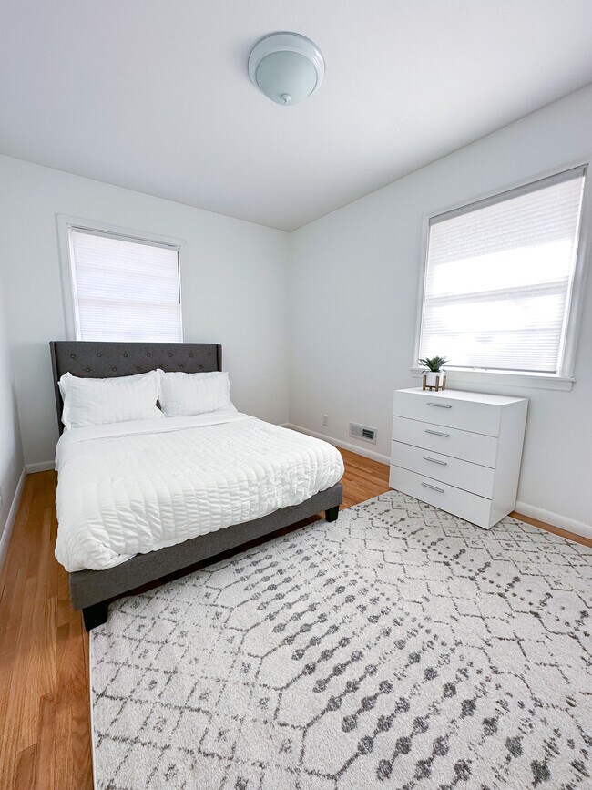 Foto del edificio - 7000 Park Ave