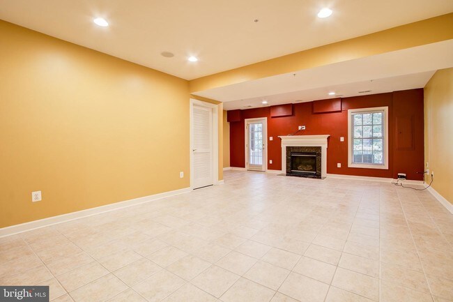 Building Photo - 1602 Regent Manor Ct