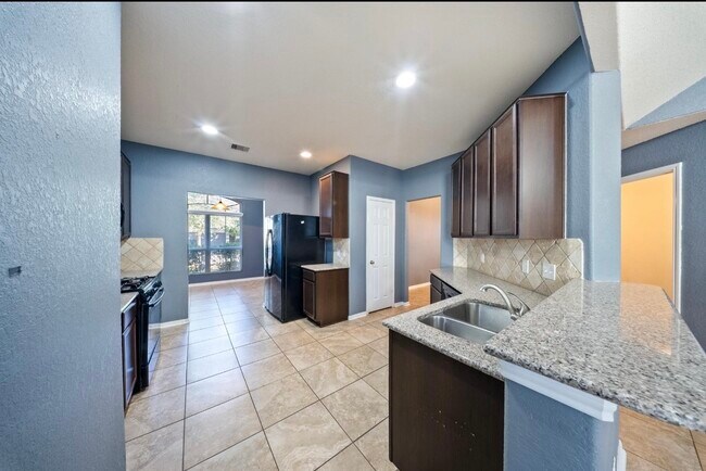 Foto del edificio - 15003 Signal Ridge Way