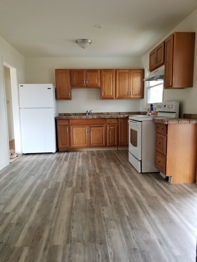 Building Photo - 9 Thoroughbred Ln