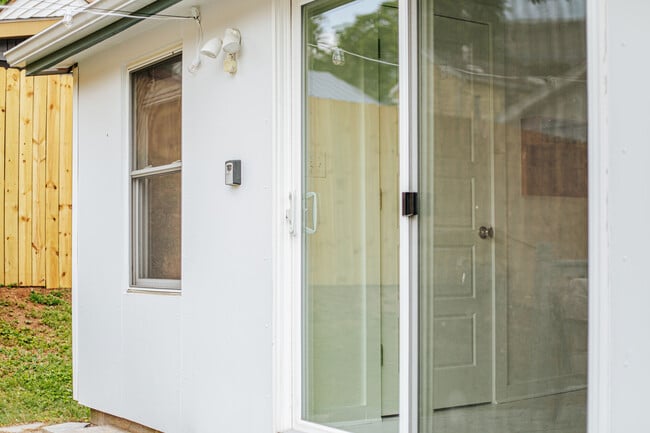 Photo - 1023 King St House