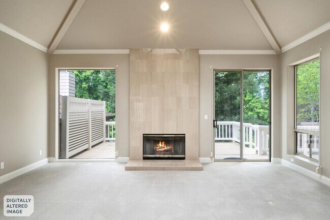 Foto del edificio - Elegant Los Altos Townhouse Near Redwood Grove & Shoup Park