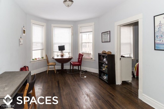 Building Photo - 2952 W Altgeld St