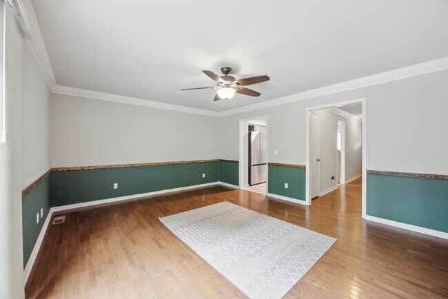 Foto del edificio - Beautiful 2 Bedroom 1.5 Bathroom Duplex