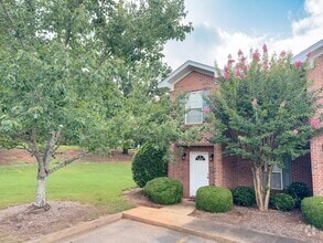 Building Photo - 1477 N Donahue Dr