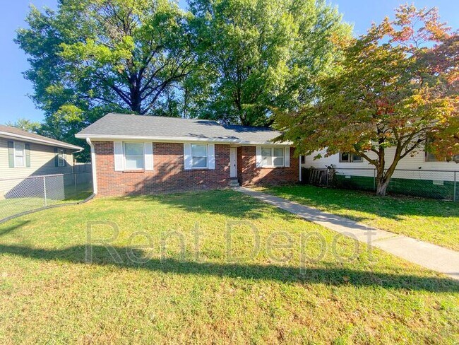 Building Photo - 306 Sweetser Ave