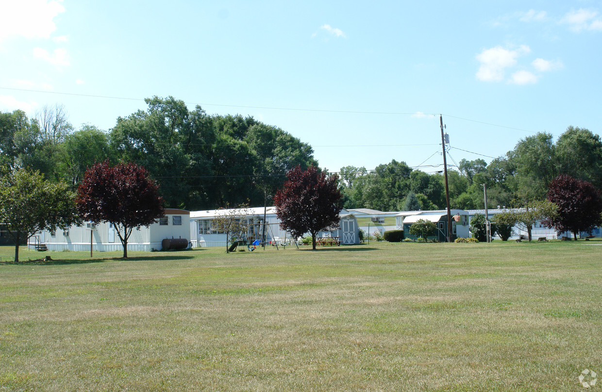 Building Photo - Meadow Brook Park