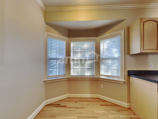 Building Photo - 138 Cotillion Cres