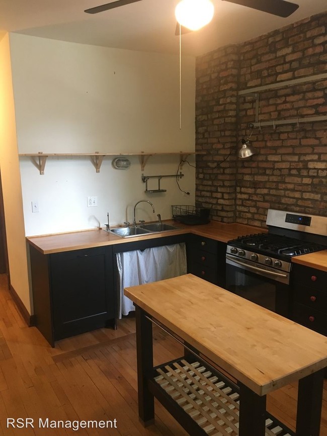 Foto del edificio - 1518 N Kedzie Ave