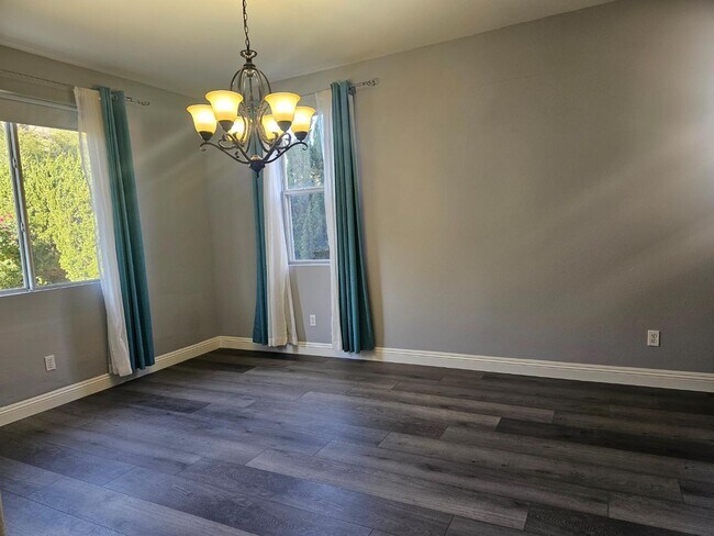 Foto del edificio - 820 Shepard Crest Dr
