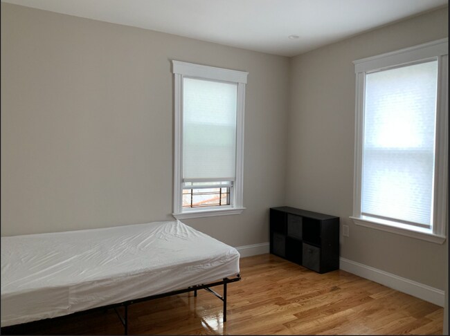 Foto del edificio - 144 Hillside St