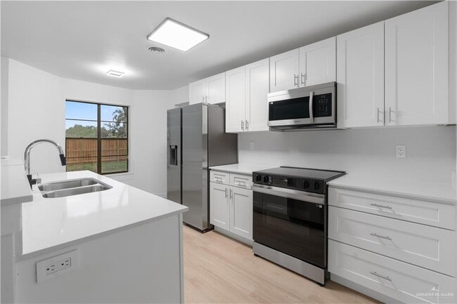 Building Photo - 14 N 17th St