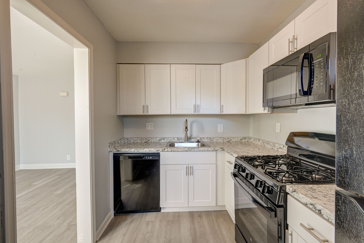 Photo - 6151 Chinquapin Pky (Baltimore, MD)