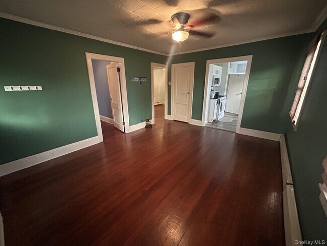 Foto del edificio - 76 Robinwood Ave