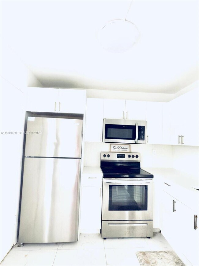 Foto del edificio - 1401 NE 191st St