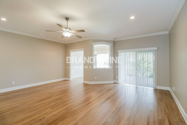 Foto del edificio - Fall into Savings: 1 Month FREE RENT!!