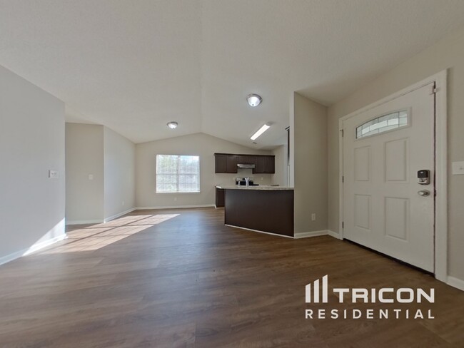 Foto del edificio - 108 Harper Park Rd