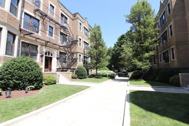 Foto del edificio - 122 Babcock St