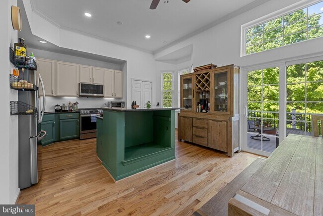 Foto del edificio - 21622 Monmouth Terrace