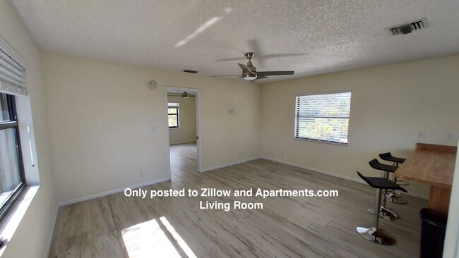 Foto del edificio - 9812 SE Highborne Way