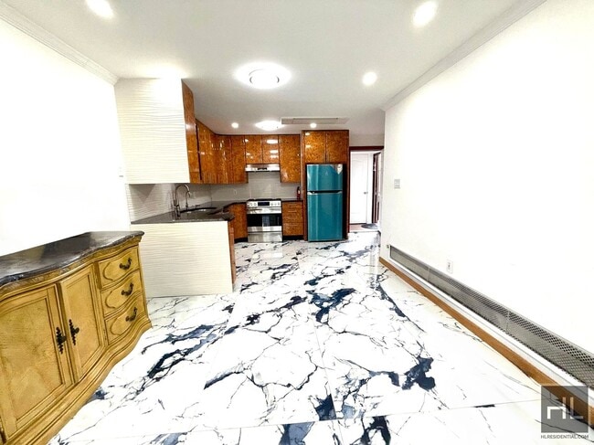 Building Photo - 63 AVENUE