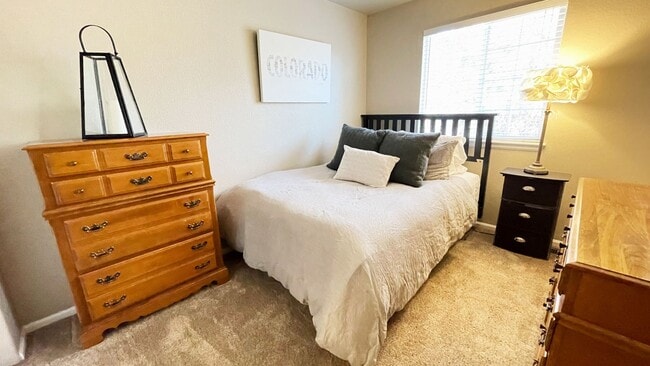 Foto del edificio - 4 Bedroom 4 Bath available February 10th in Highlands Ranch!!